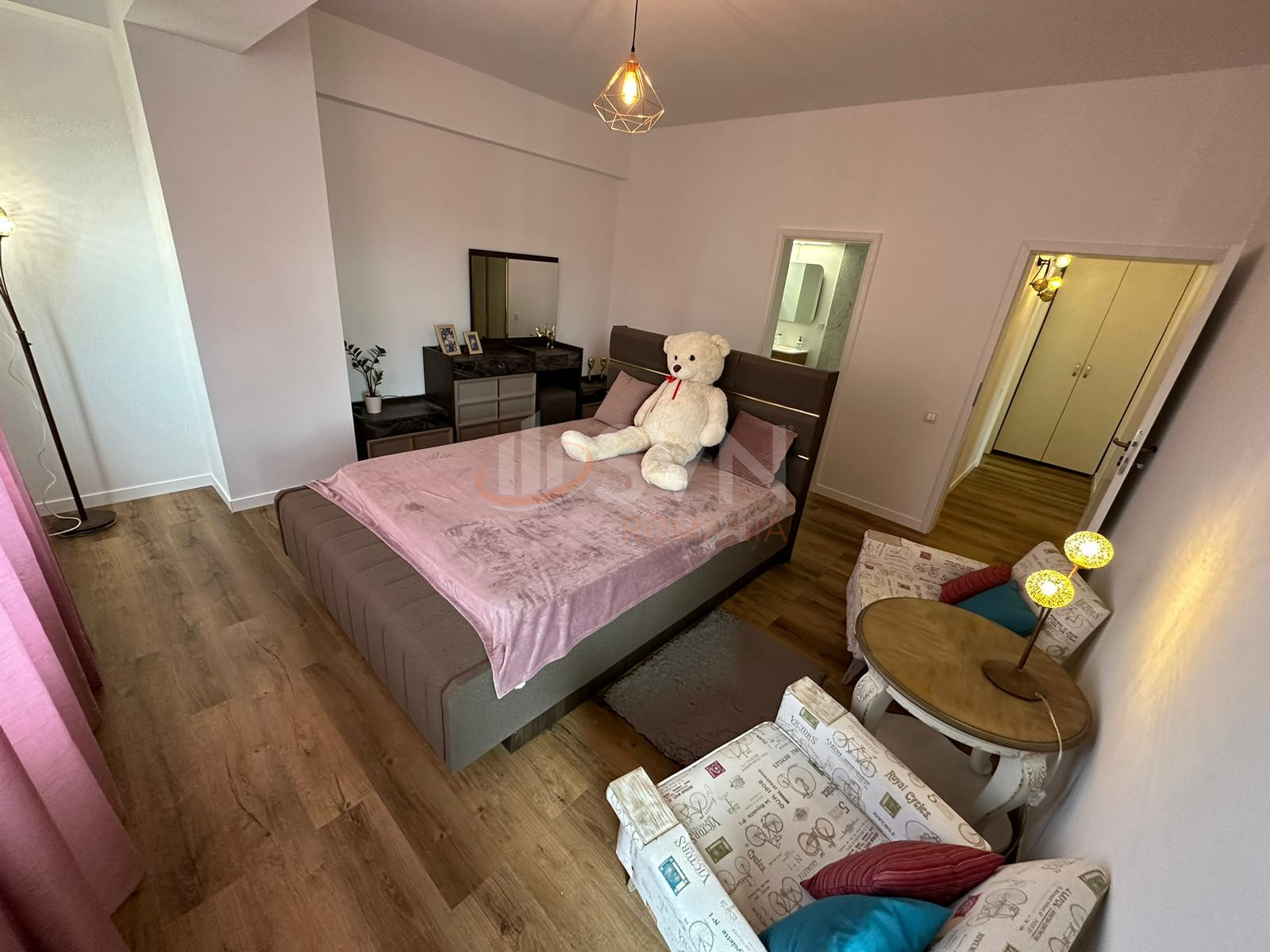 3 camere cu loc parcare subteran inclus Bucuresti/Herastrau