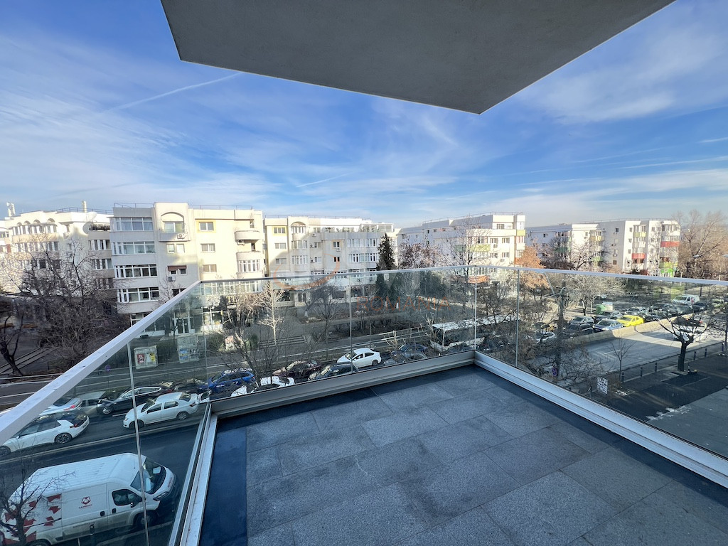 3 camere cu loc parcare subteran inclus Bucuresti/Herastrau