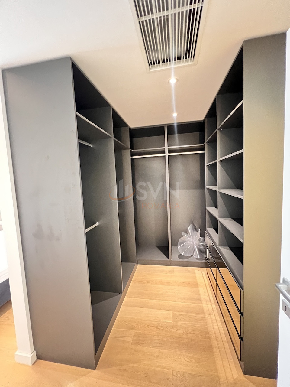 3 camere cu loc parcare subteran inclus Bucuresti/Herastrau