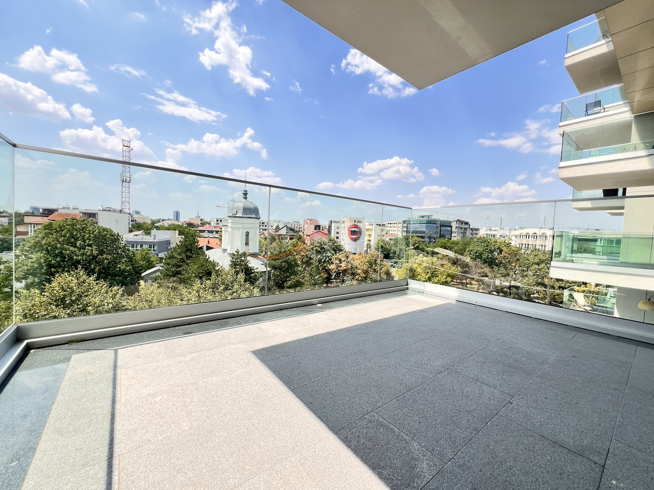 3 camere cu loc parcare subteran inclus Bucuresti/Herastrau