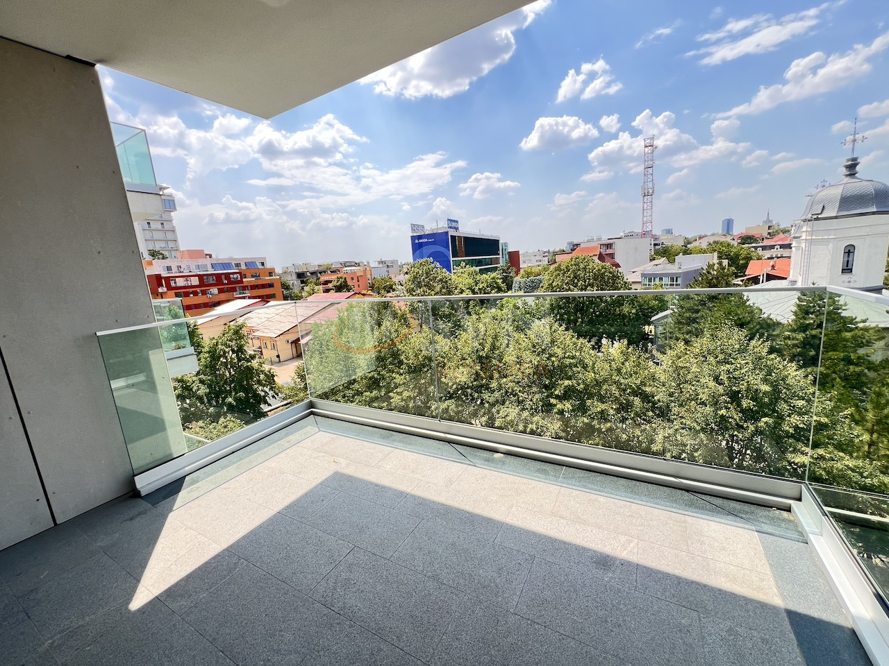 3 camere cu loc parcare subteran inclus Bucuresti/Herastrau