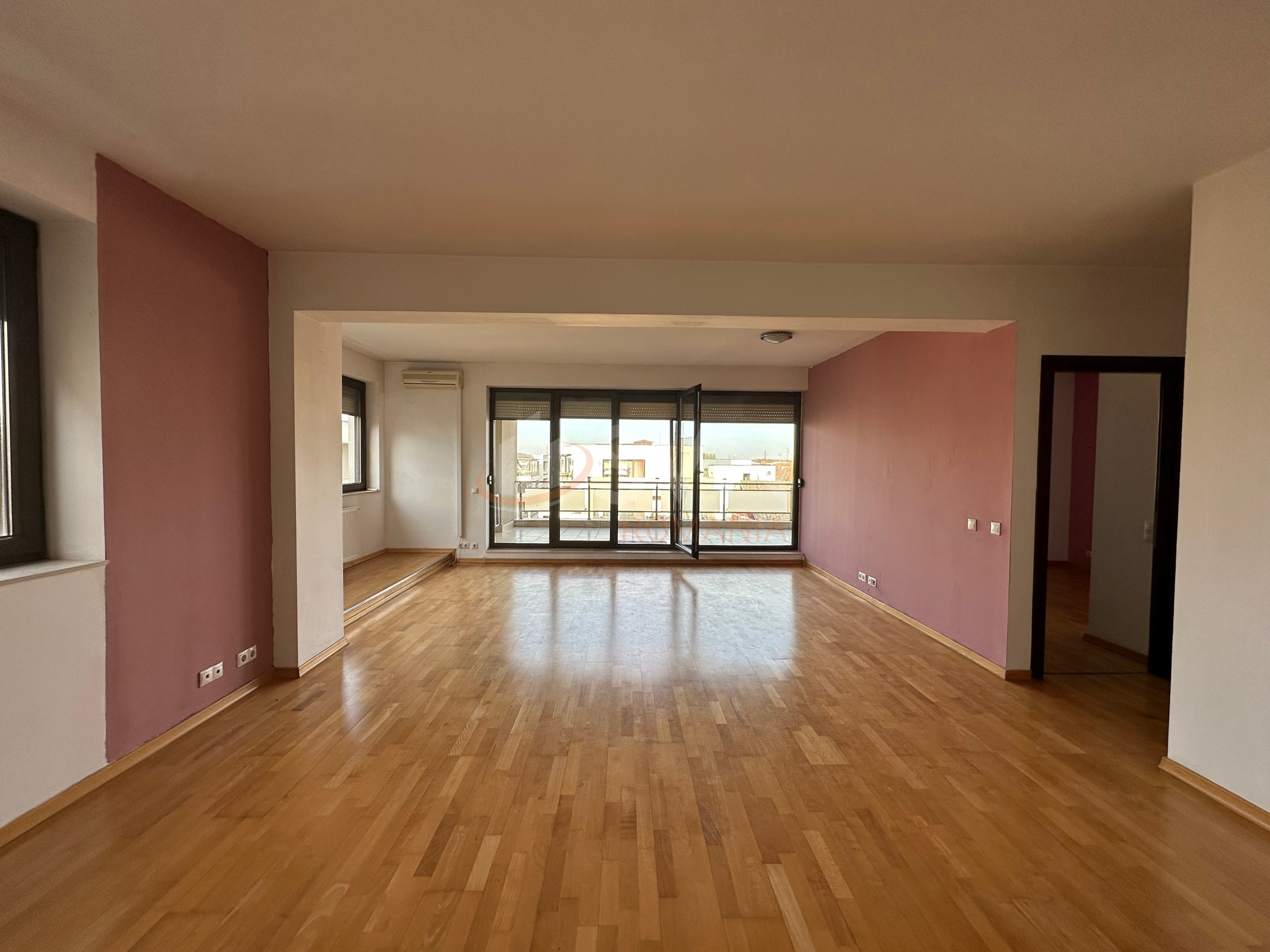 3 camere cu loc parcare subteran inclus Bucuresti/Pipera