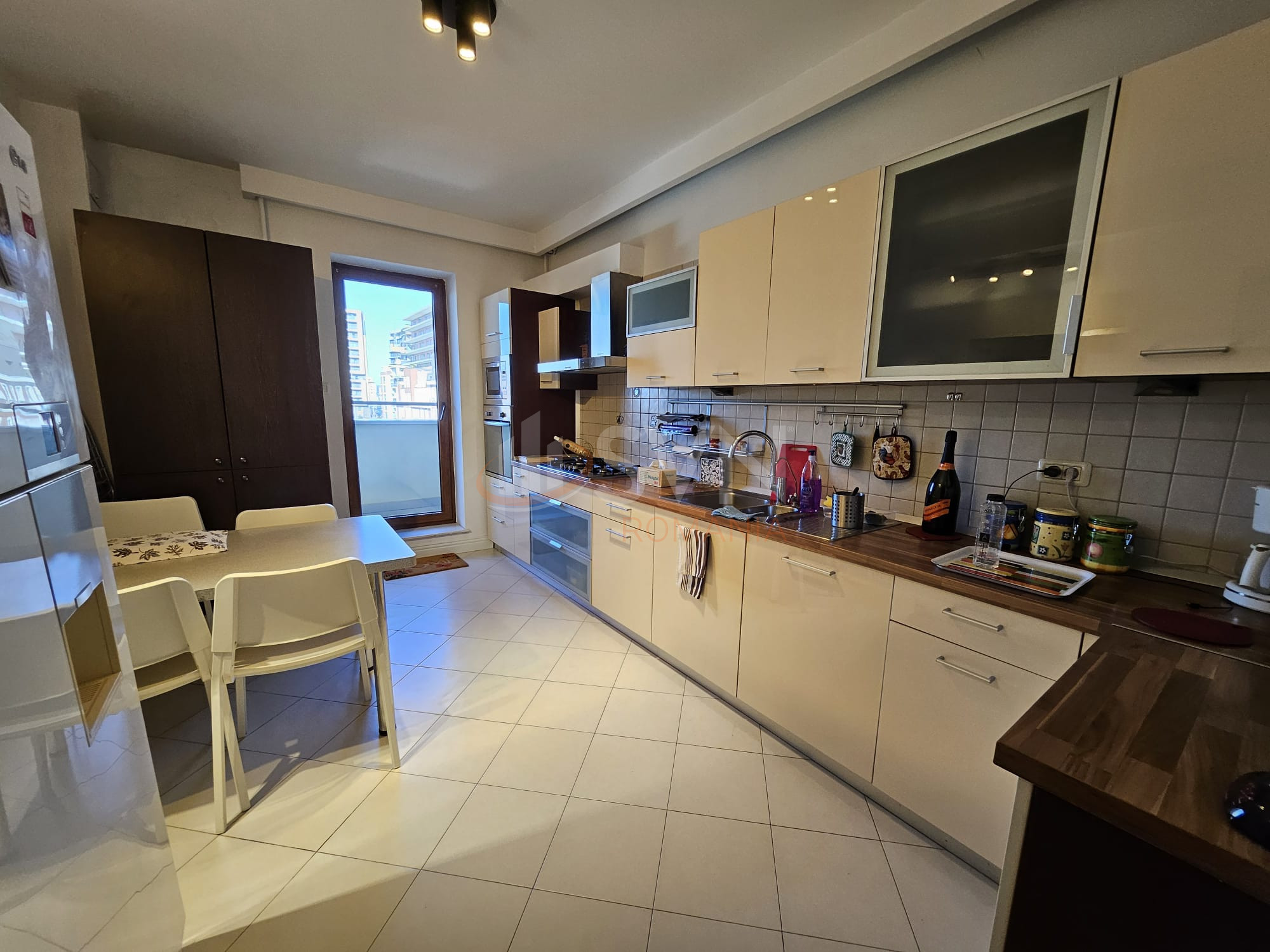 3 camere cu loc parcare subteran inclus Bucuresti/Herastrau