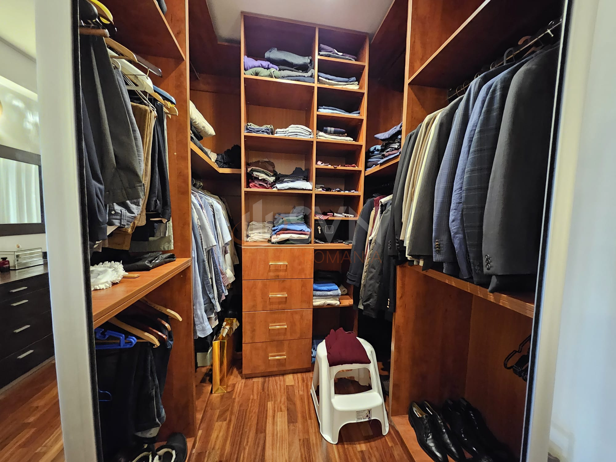 3 camere cu loc parcare subteran inclus Bucuresti/Herastrau