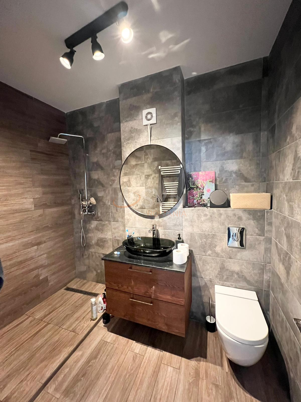 3 camere cu loc parcare subteran inclus Bucuresti/Titan