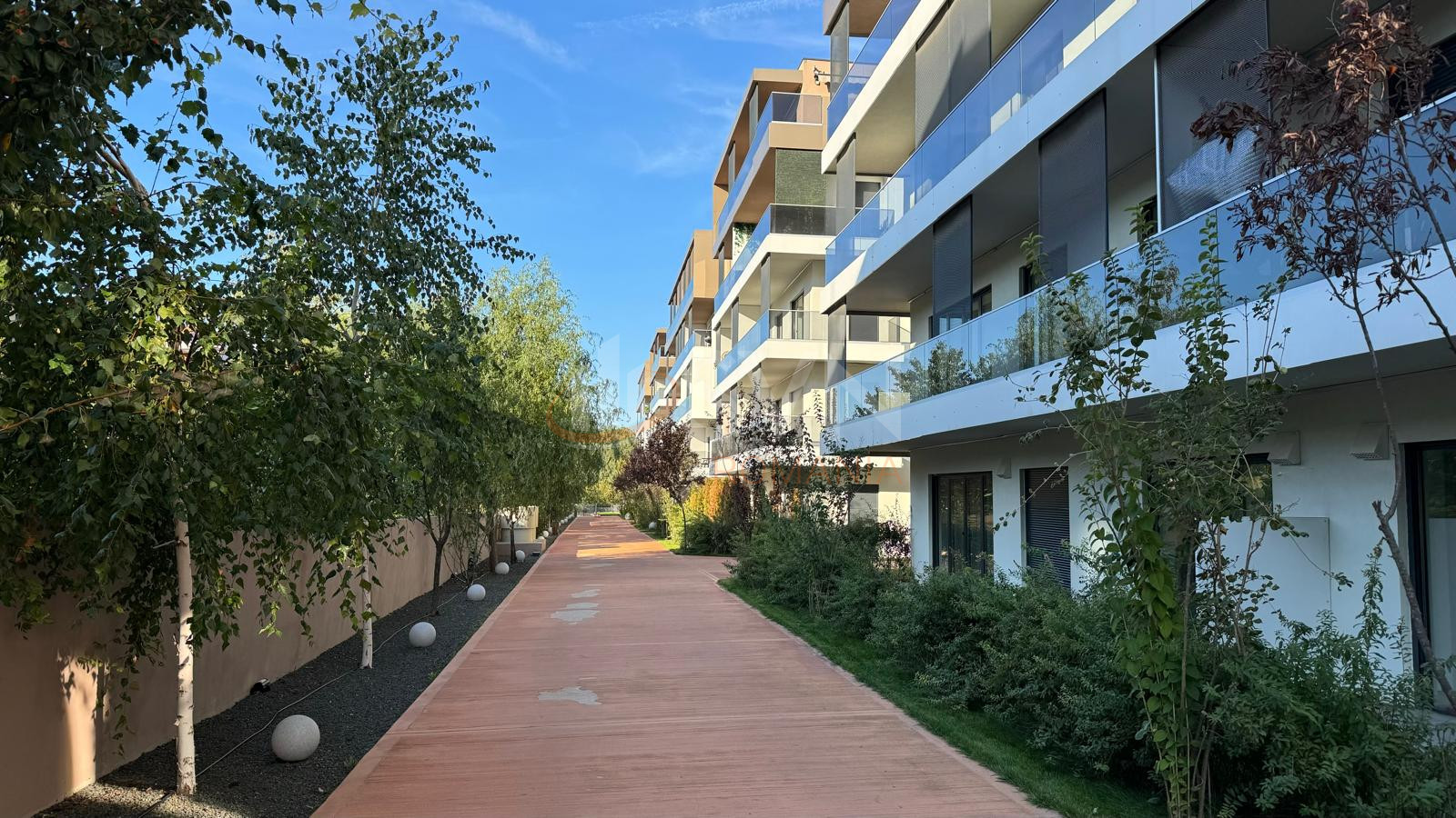 3 camere cu loc parcare subteran inclus Bucuresti/Pipera