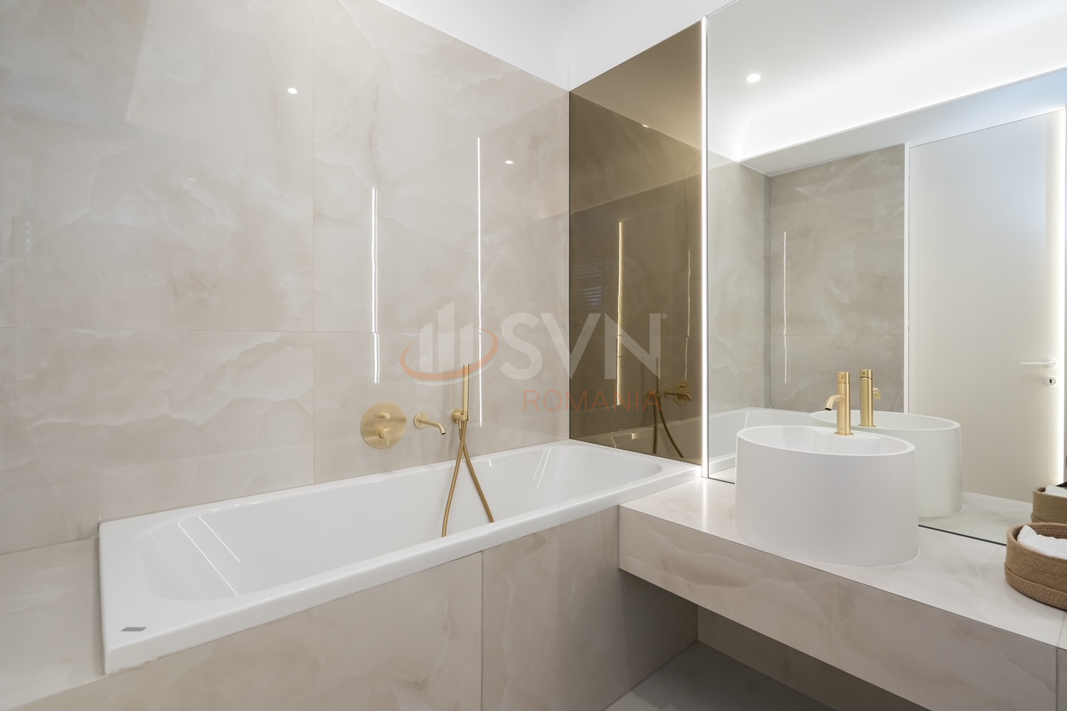 3 camere cu loc parcare subteran inclus Bucuresti/Pipera