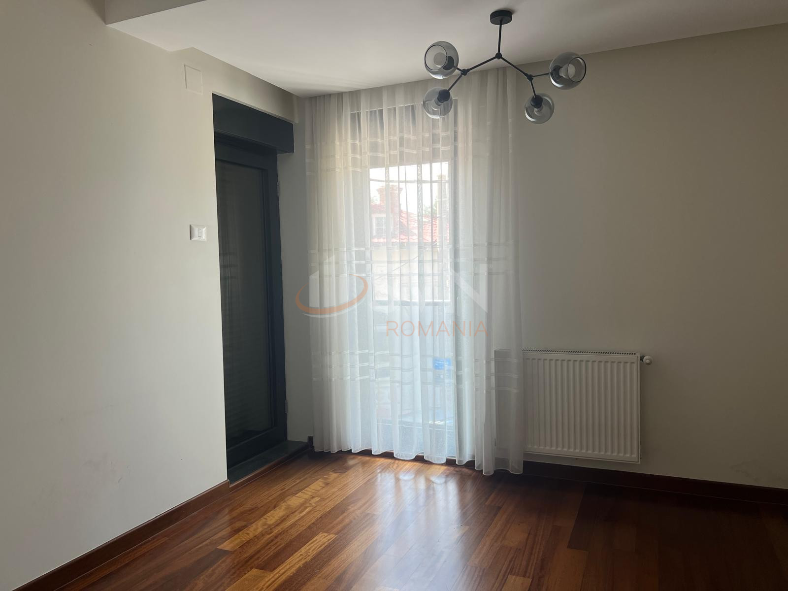 3 camere cu loc parcare subteran inclus Bucuresti/Victoriei