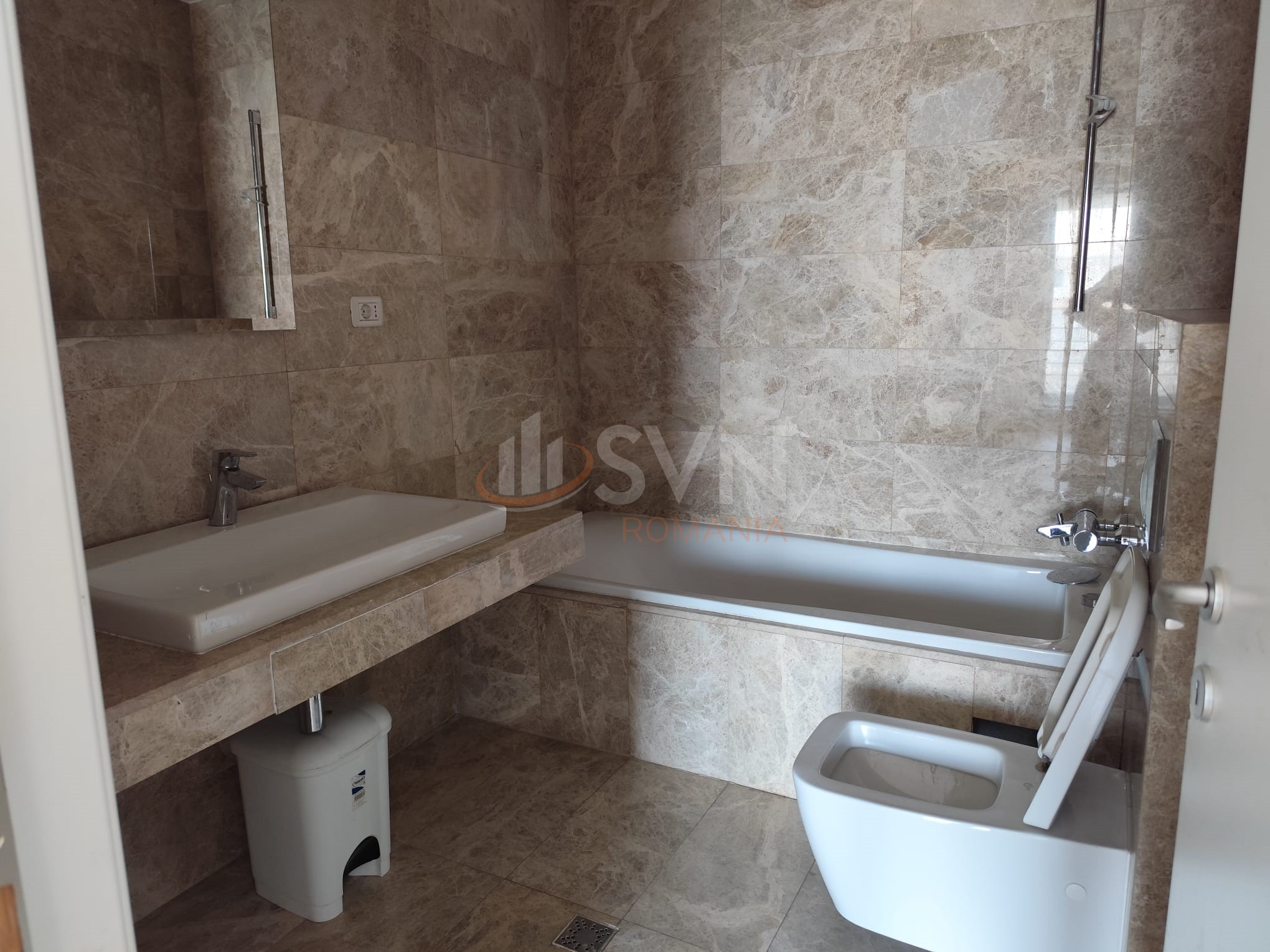 3 camere cu loc parcare subteran inclus Bucuresti/Herastrau