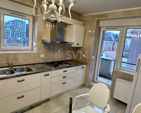 3 camere cu loc parcare subteran inclus Bucuresti/Herastrau