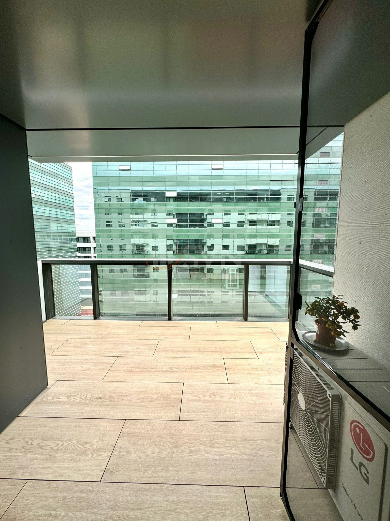 3 camere cu loc parcare subteran inclus Bucuresti/Pipera