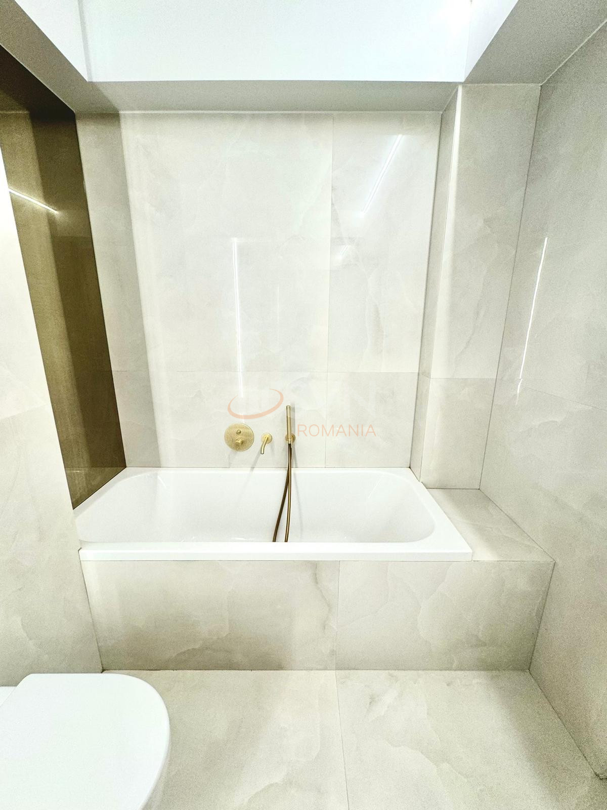 3 camere cu loc parcare subteran inclus Bucuresti/Pipera