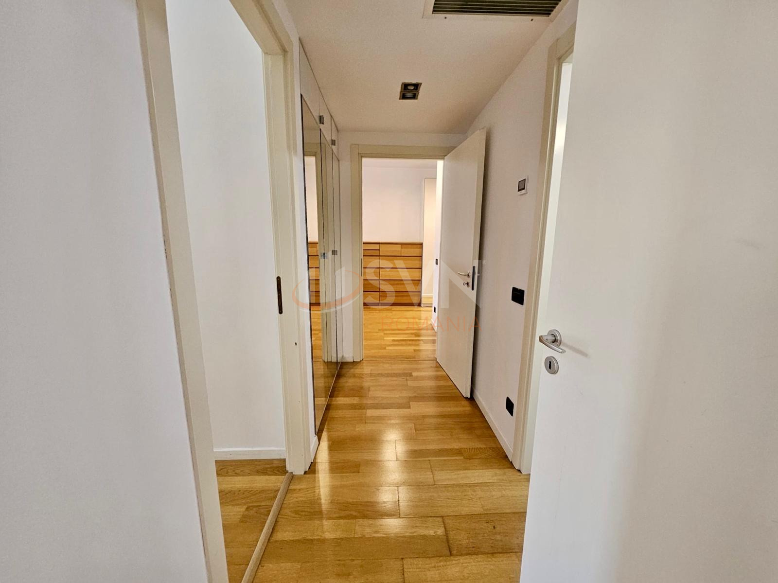 3 camere cu loc parcare subteran inclus Bucuresti/Herastrau