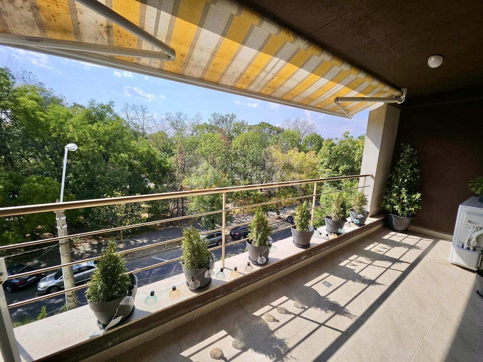 3 camere cu loc parcare subteran inclus Bucuresti/Herastrau