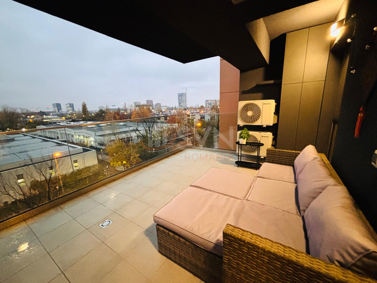 3 camere cu loc parcare subteran inclus Bucuresti/Piata Presei Libere