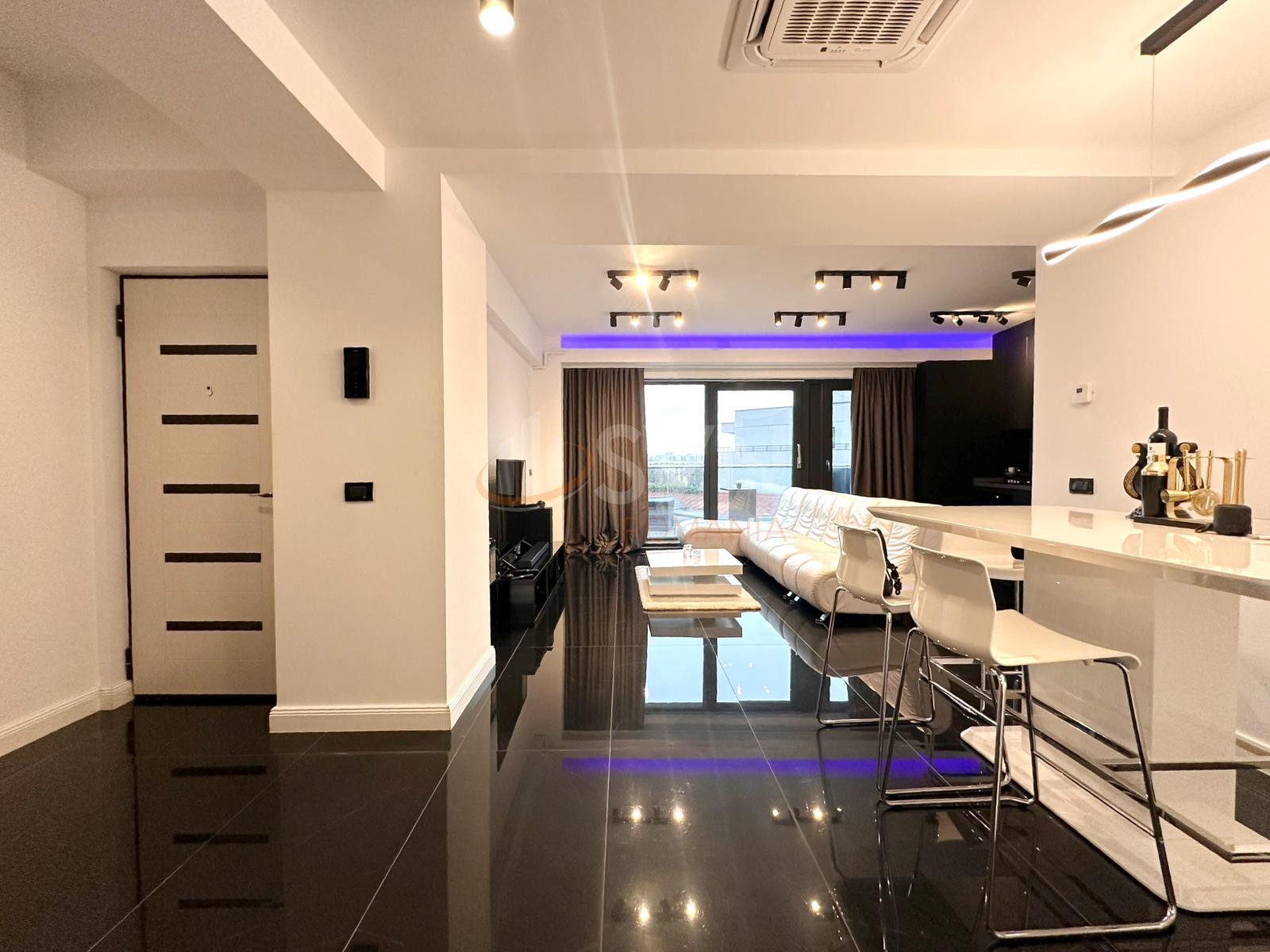 3 camere cu loc parcare subteran inclus Bucuresti/Herastrau