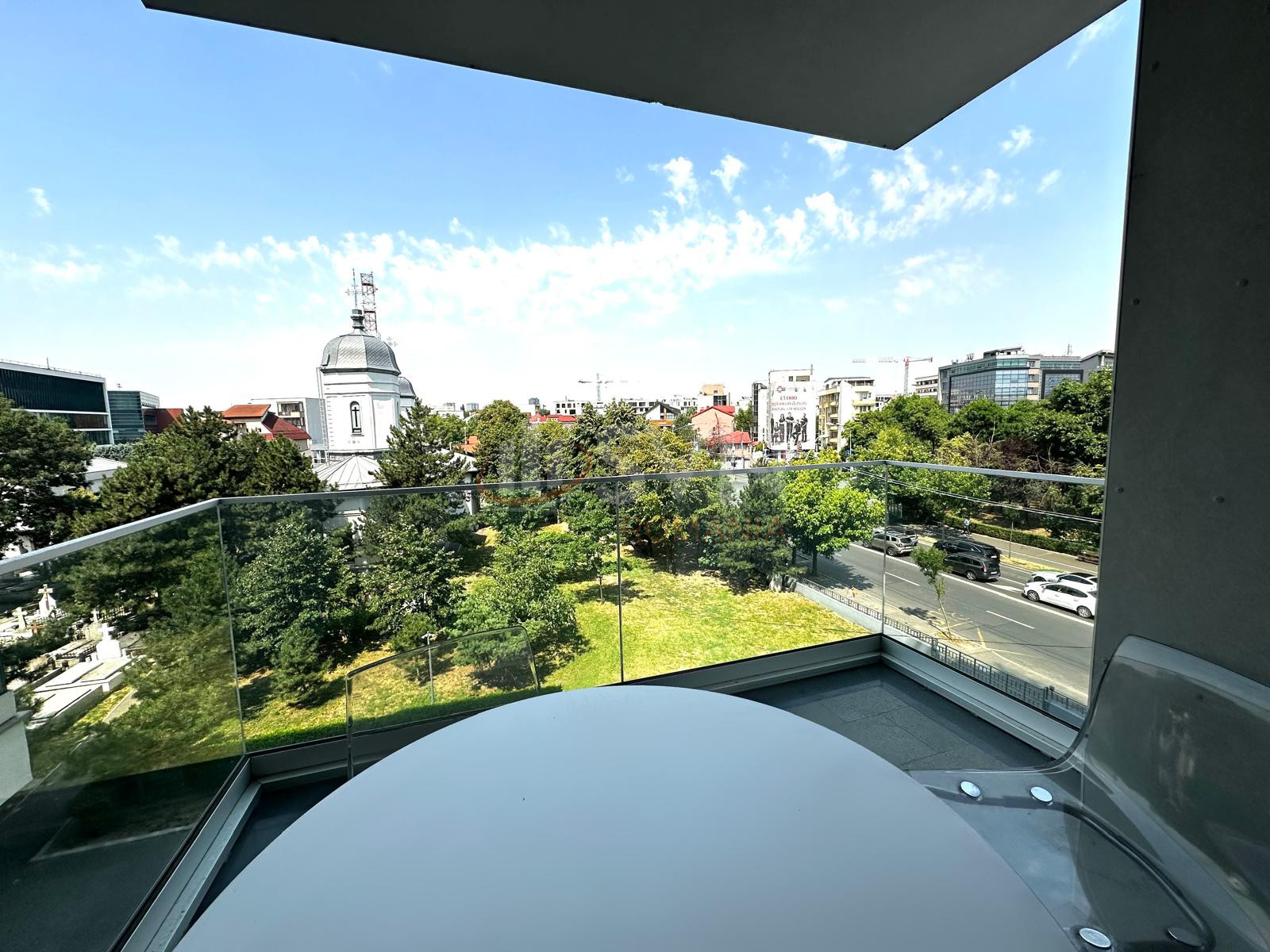 3 camere cu loc parcare subteran inclus Bucuresti/Herastrau