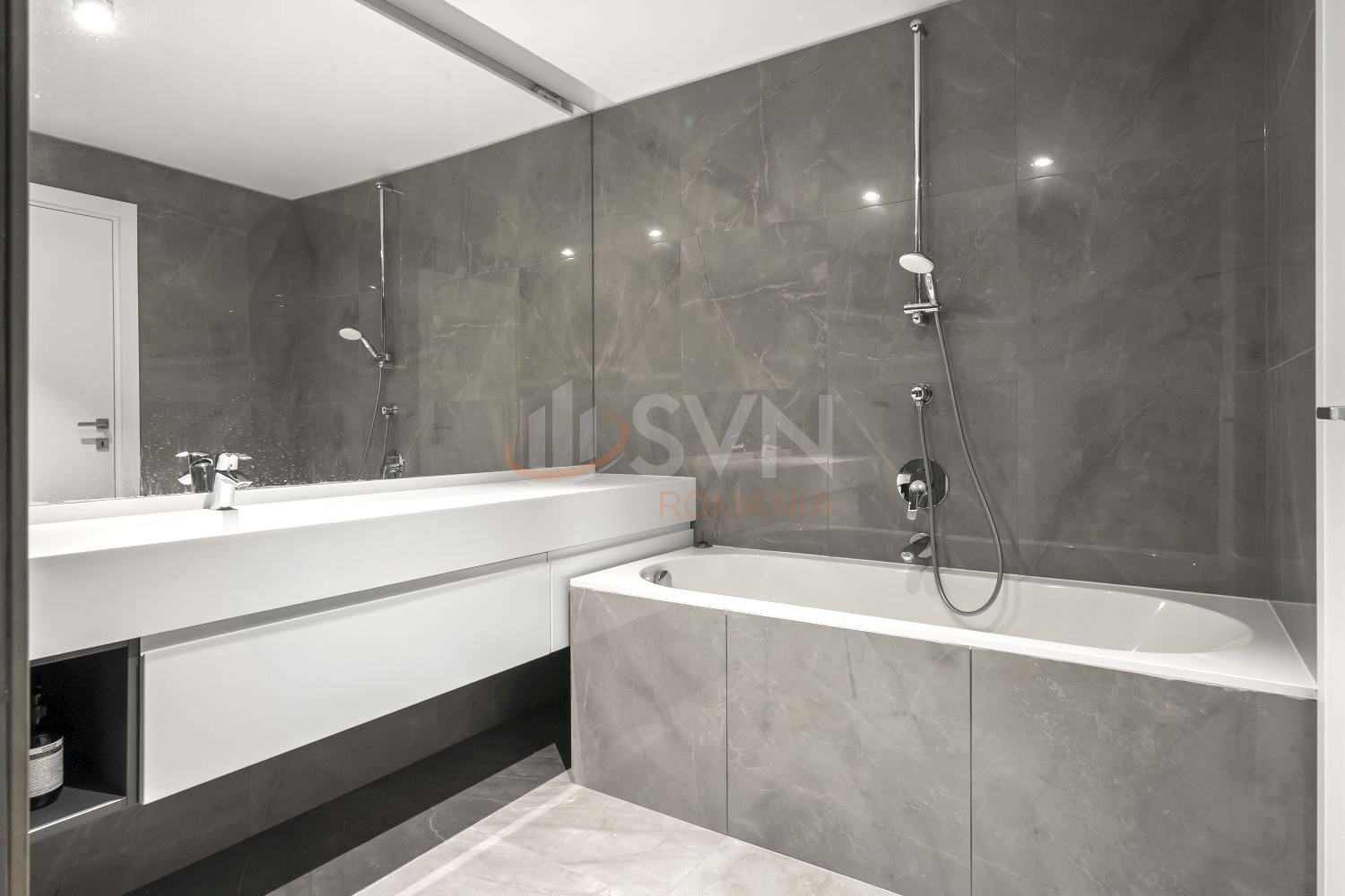 3 camere cu loc parcare subteran inclus Bucuresti/Herastrau