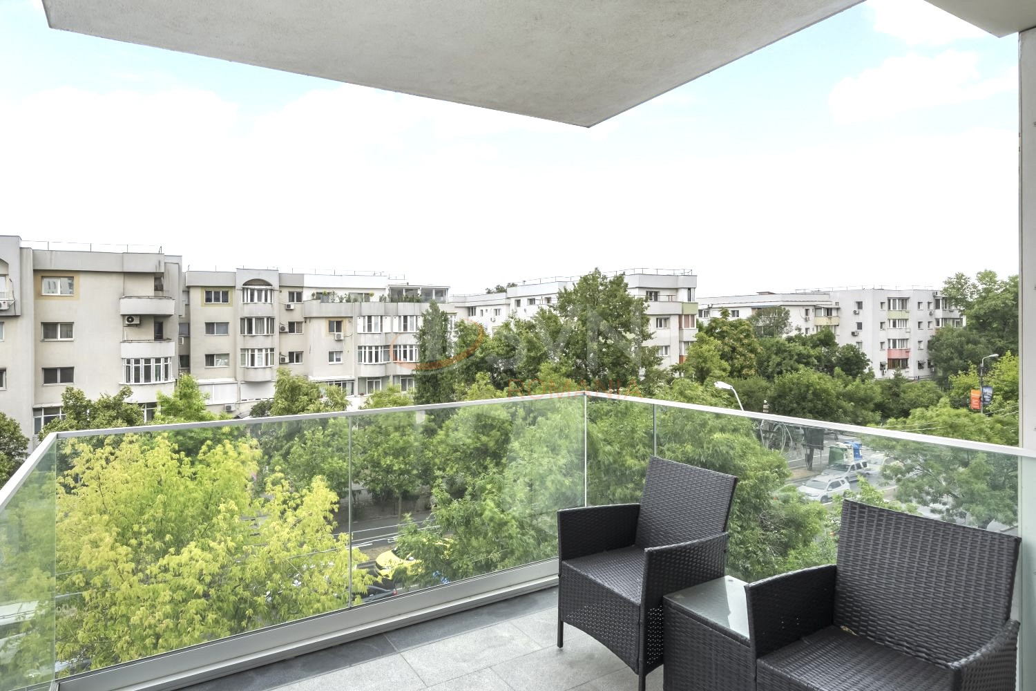 3 camere cu loc parcare subteran inclus Bucuresti/Herastrau