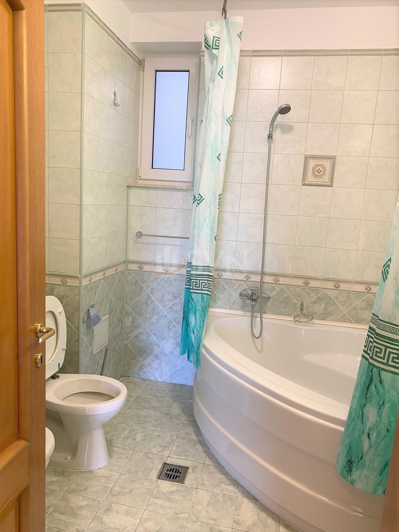 4 camere cu loc parcare exterior inclus Bucuresti/Herastrau