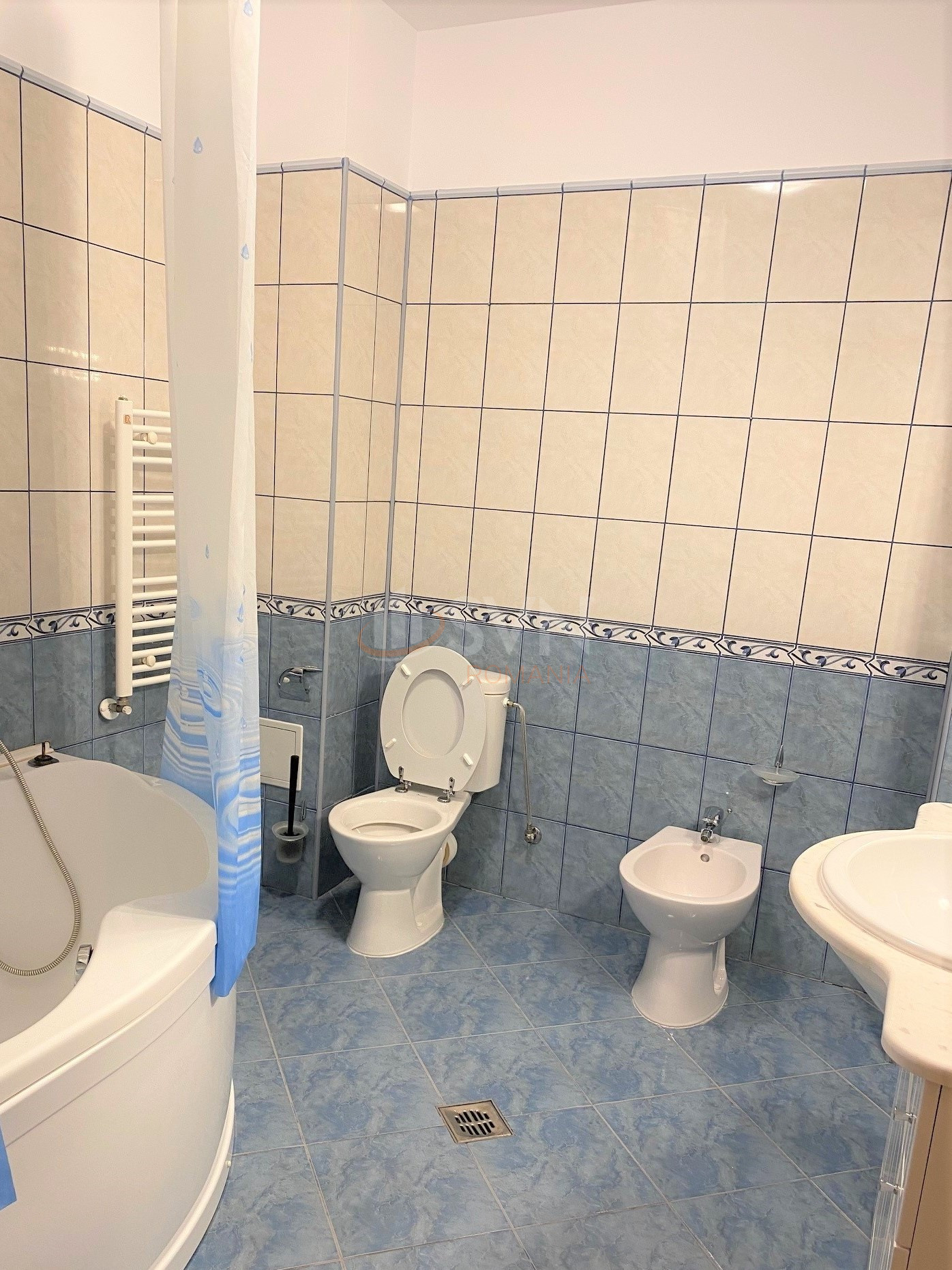 4 camere cu loc parcare exterior inclus Bucuresti/Herastrau