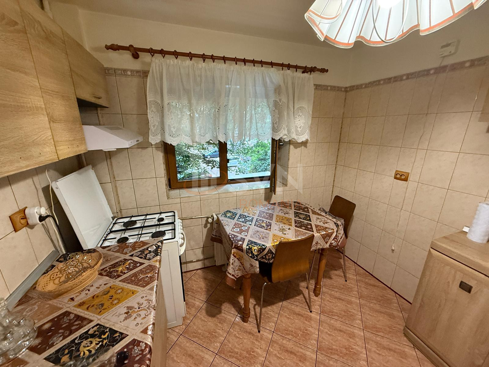 4 camere cu loc parcare exterior inclus Bucuresti/Piata Victoriei