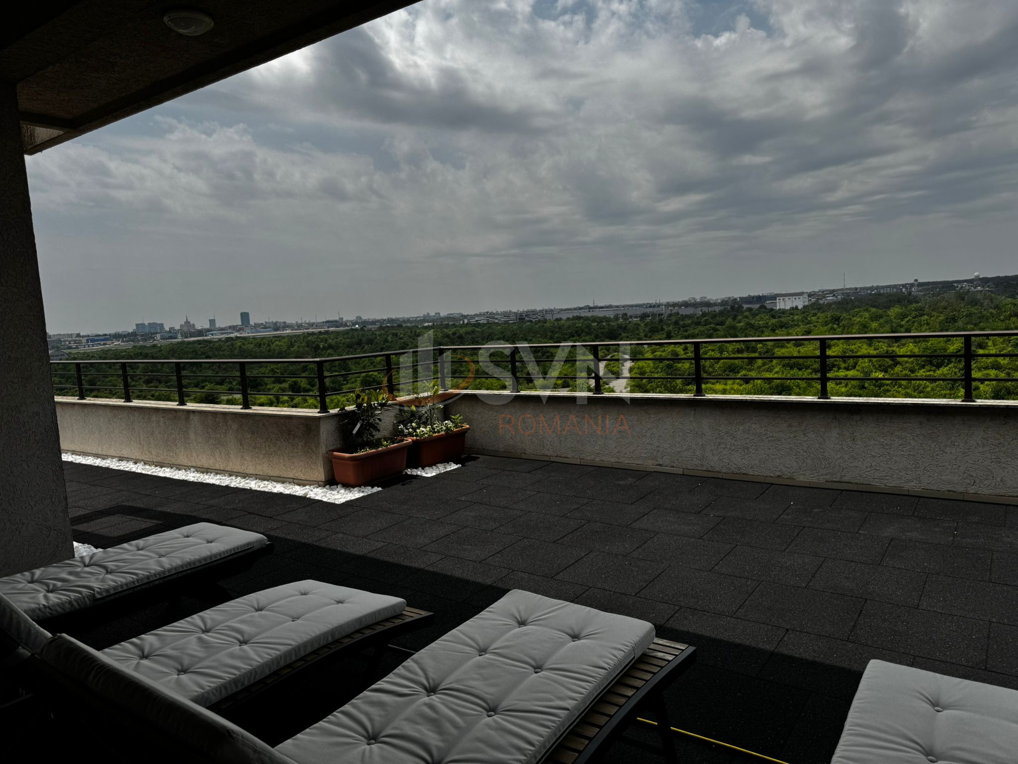 4 camere cu loc parcare exterior inclus Bucuresti/Baneasa