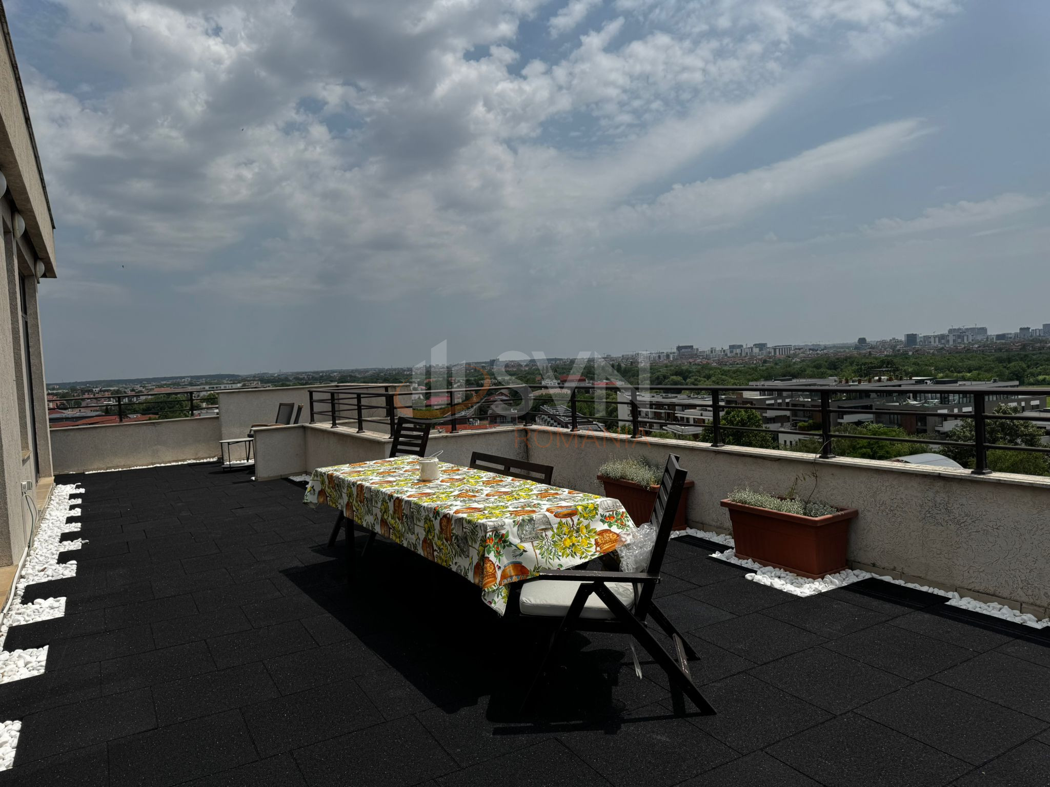4 camere cu loc parcare exterior inclus Bucuresti/Baneasa