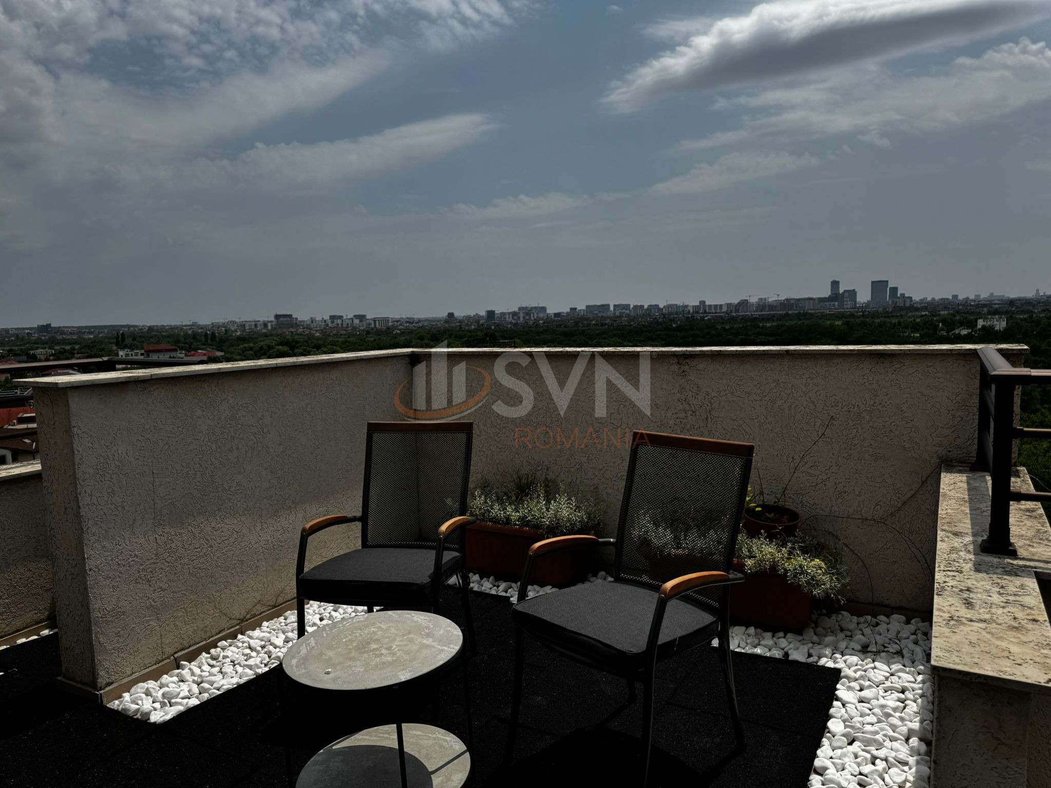 4 camere cu loc parcare exterior inclus Bucuresti/Baneasa