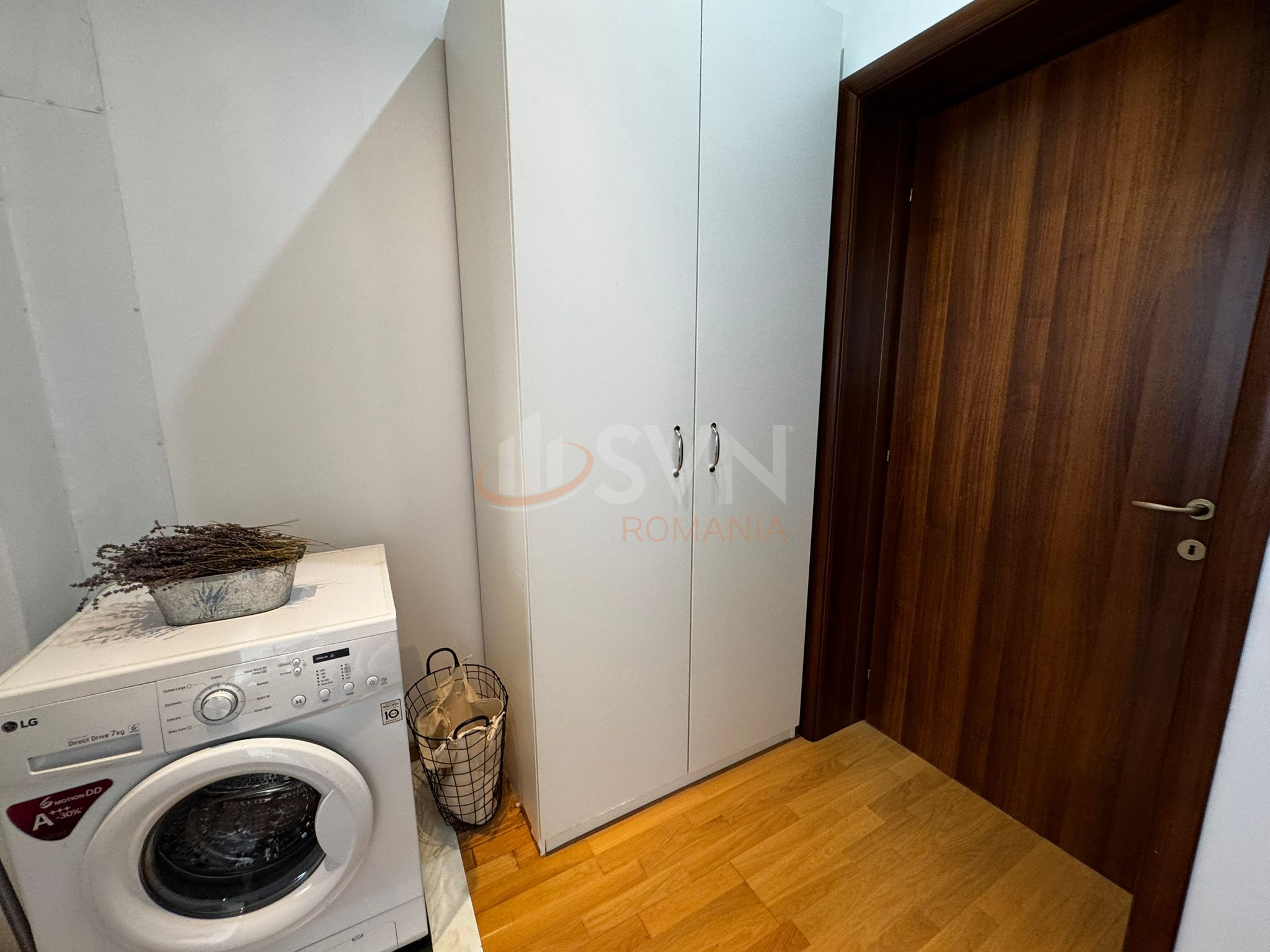 4 camere cu loc parcare exterior inclus Bucuresti/Baneasa