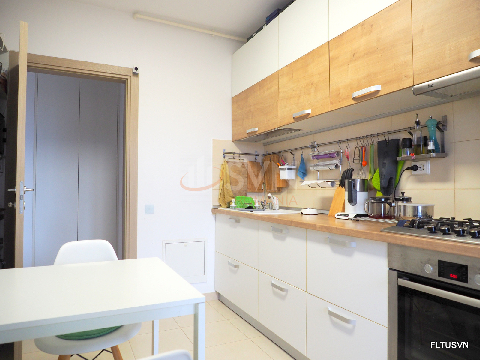 4 camere cu loc parcare exterior inclus Bucuresti/Baneasa