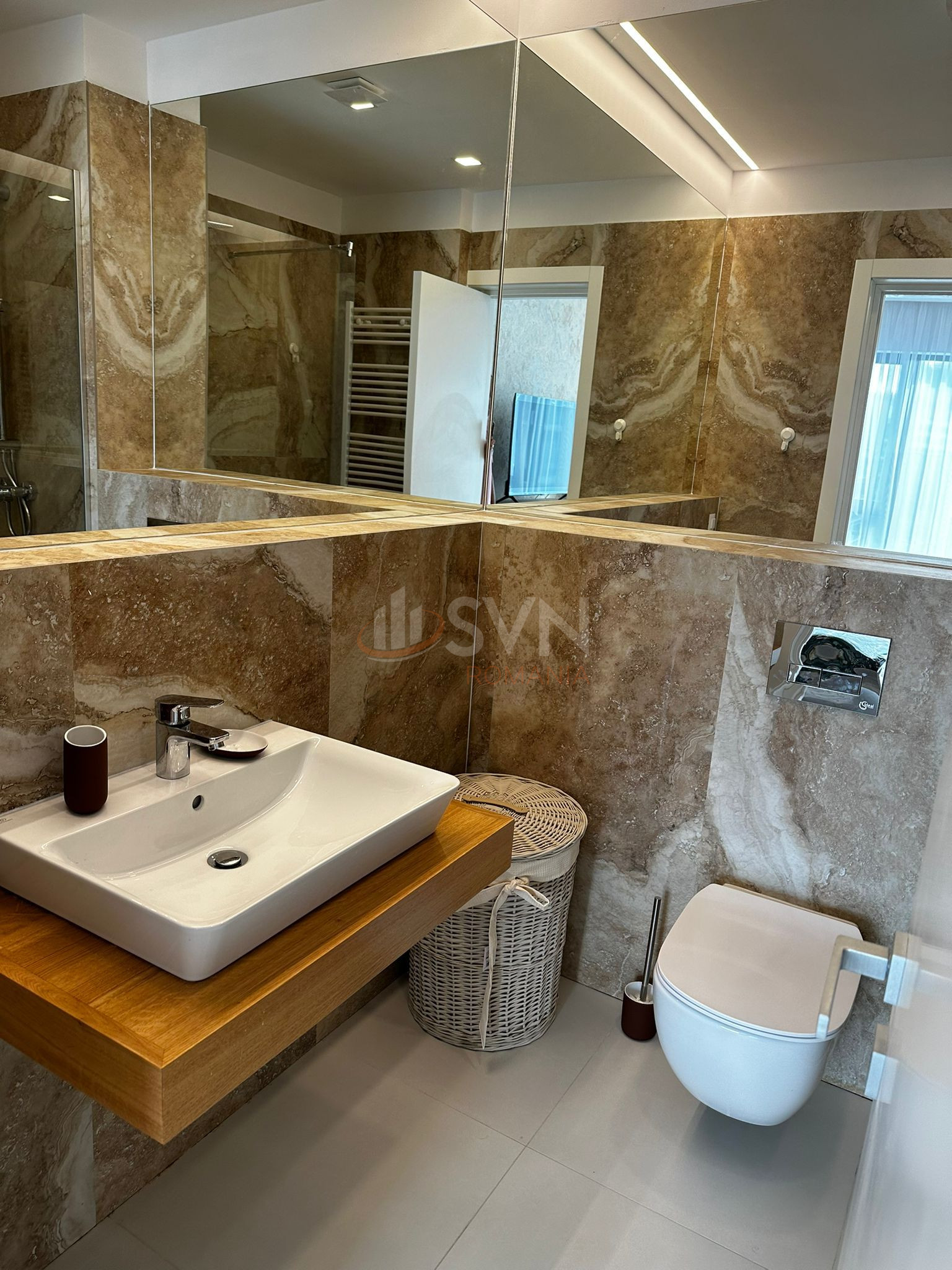 4 camere cu loc parcare exterior inclus Bucuresti/Aviatiei