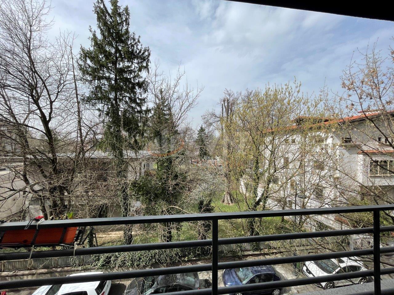 4 camere cu loc parcare exterior inclus Bucuresti/Primaverii