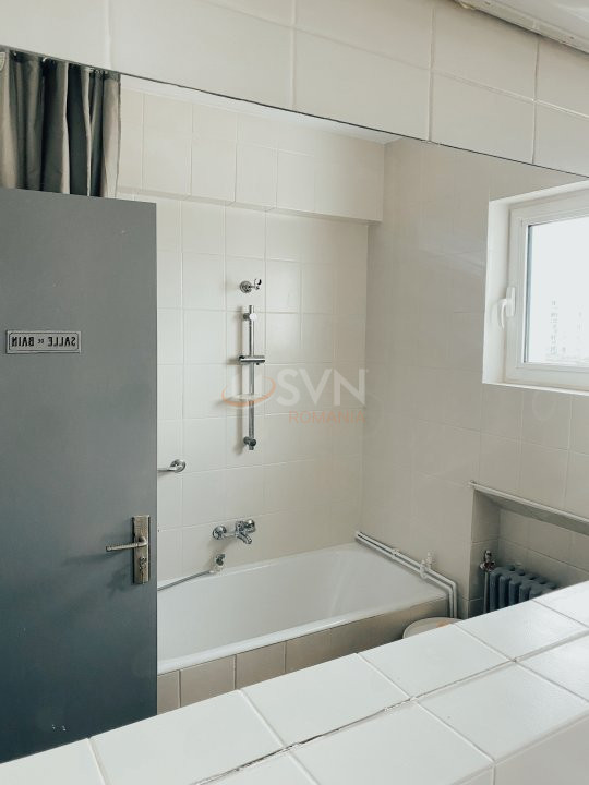 4 camere cu loc parcare exterior inclus Bucuresti/Piata Romana