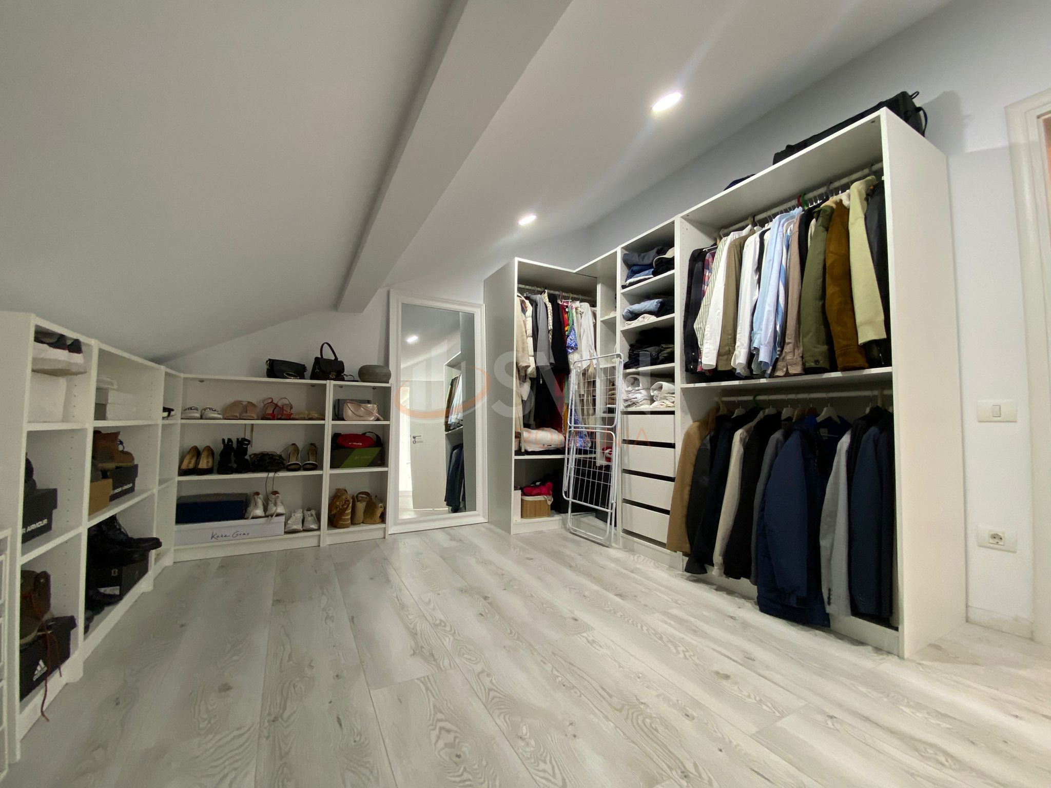 4 camere cu loc parcare exterior inclus Bucuresti/Straulesti