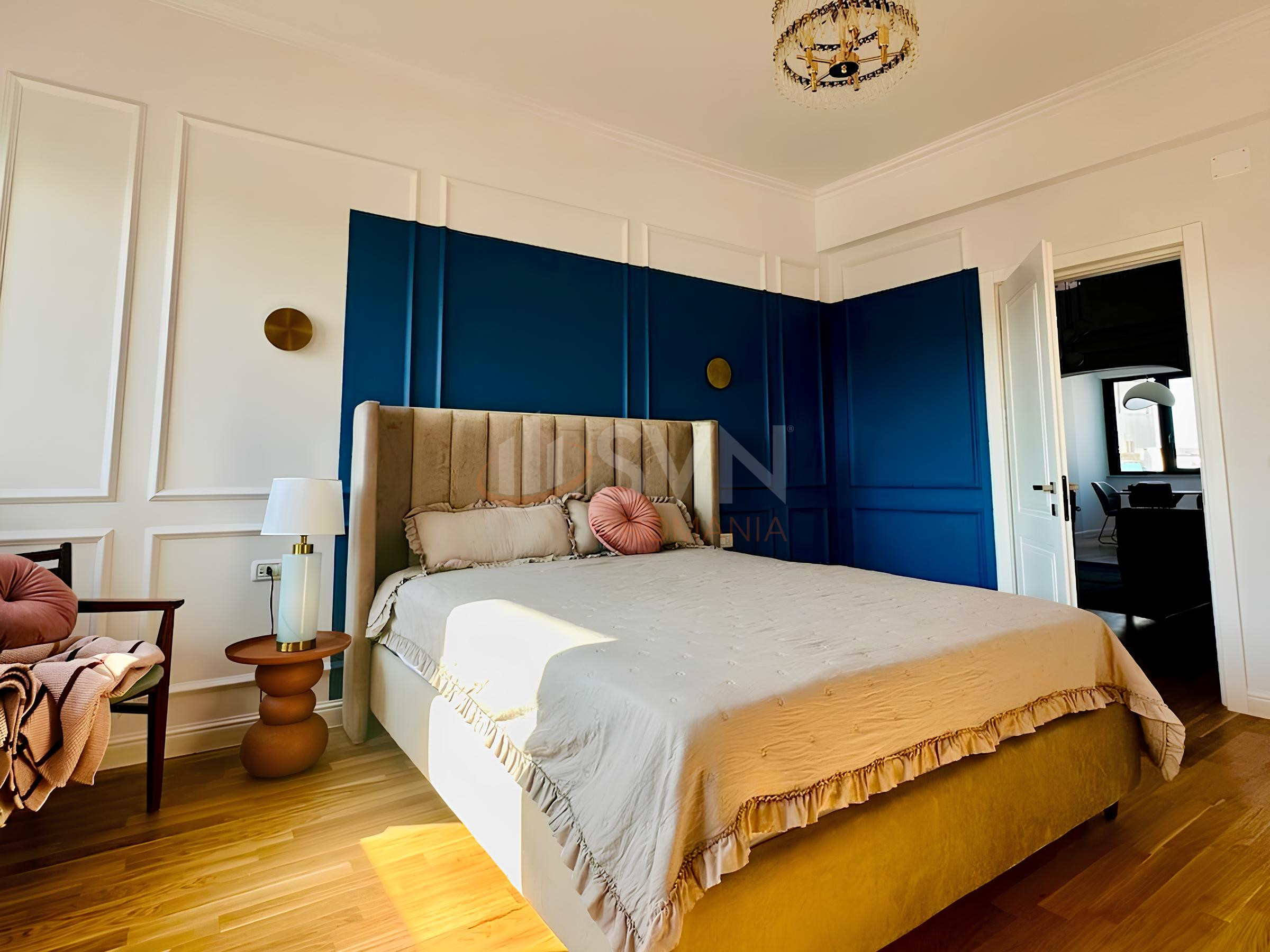 4 camere cu loc parcare exterior inclus Bucuresti/Victoriei