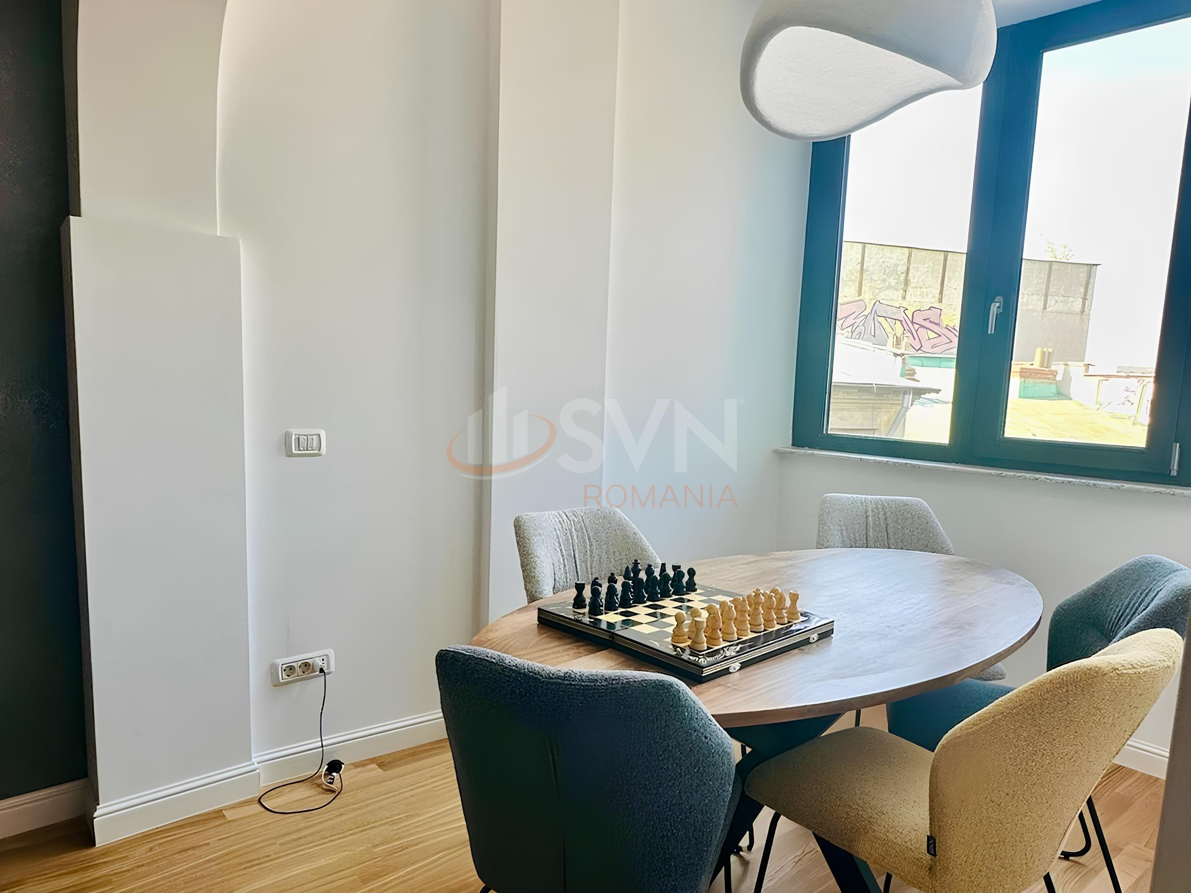 4 camere cu loc parcare exterior inclus Bucuresti/Victoriei