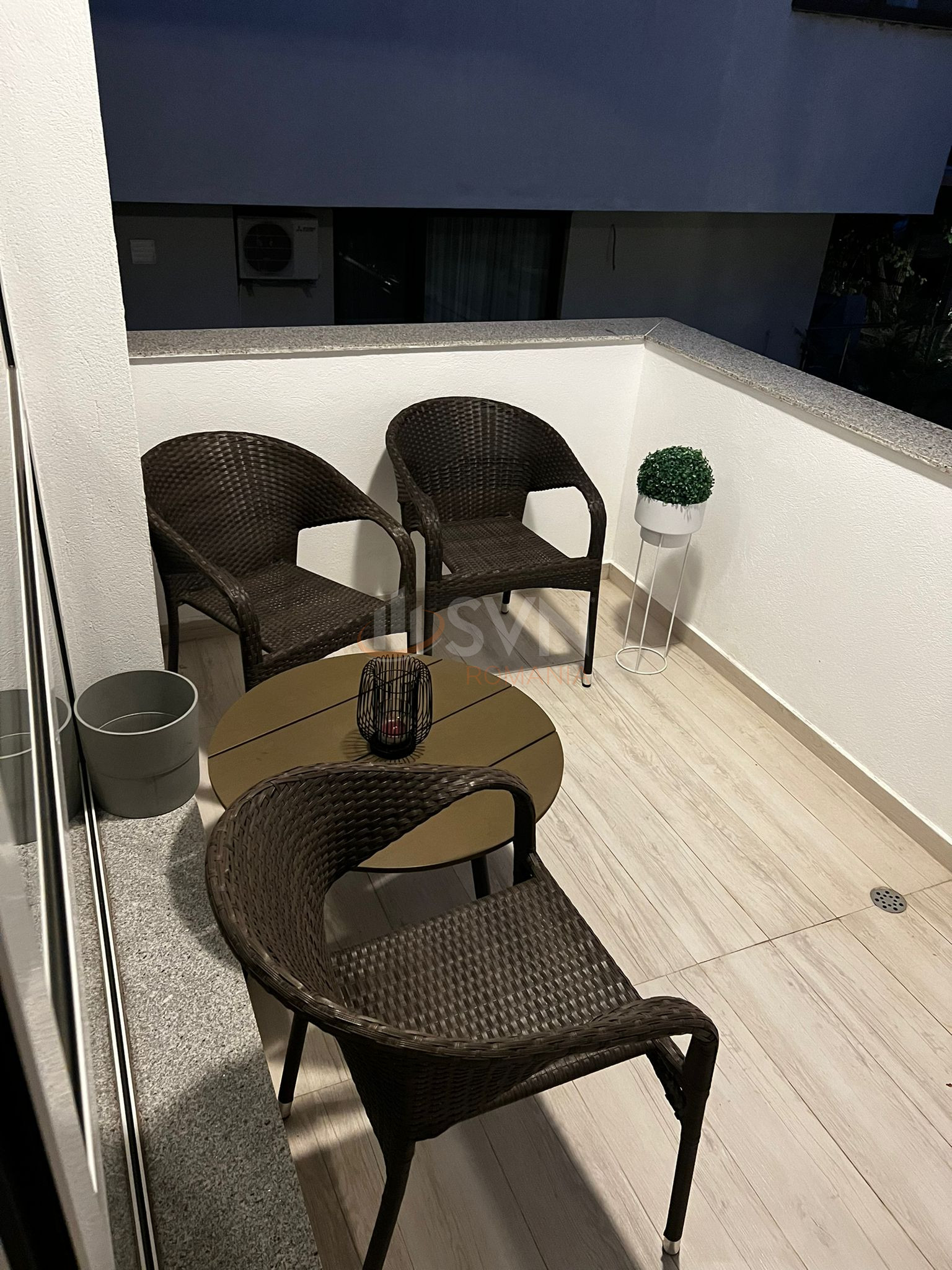 4 camere cu loc parcare exterior inclus Bucuresti/Herastrau