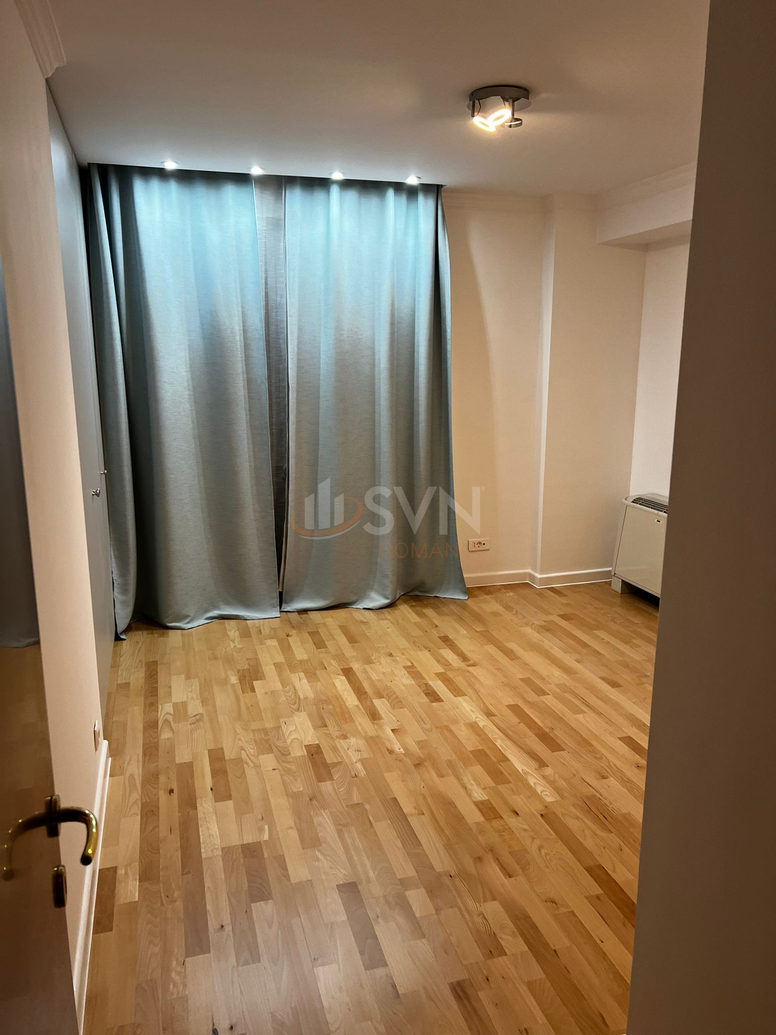 4 camere cu loc parcare exterior inclus Bucuresti/Herastrau