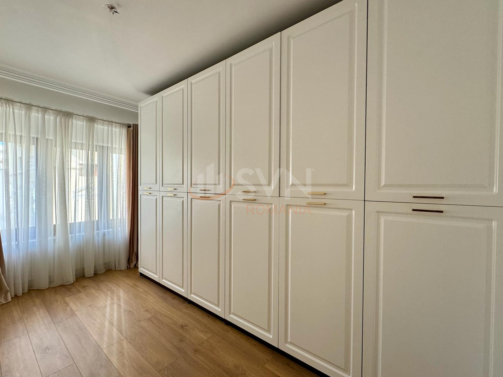 4 camere cu loc parcare exterior inclus Bucuresti/Herastrau