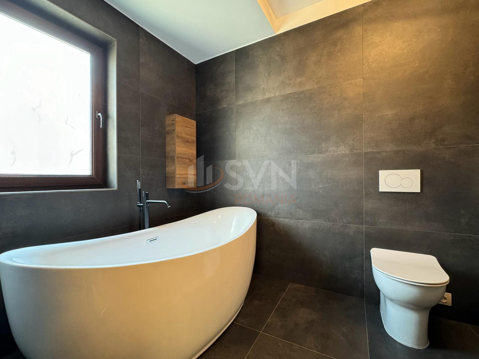 4 camere cu loc parcare exterior inclus Bucuresti/Herastrau