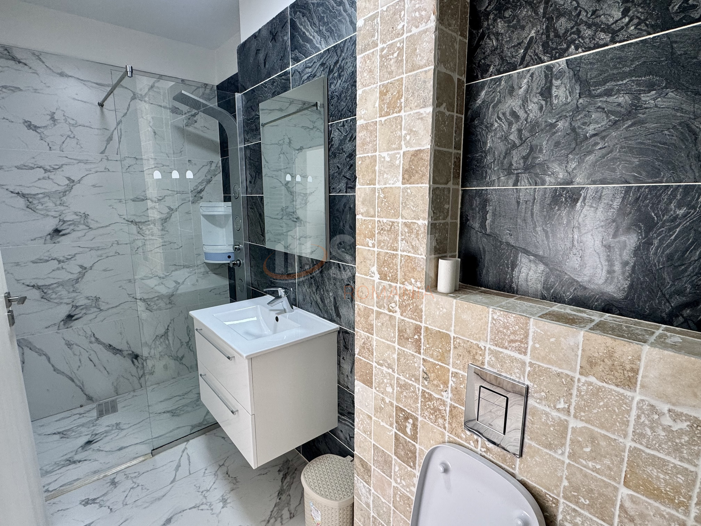 4 camere cu loc parcare exterior inclus Bucuresti/Pipera