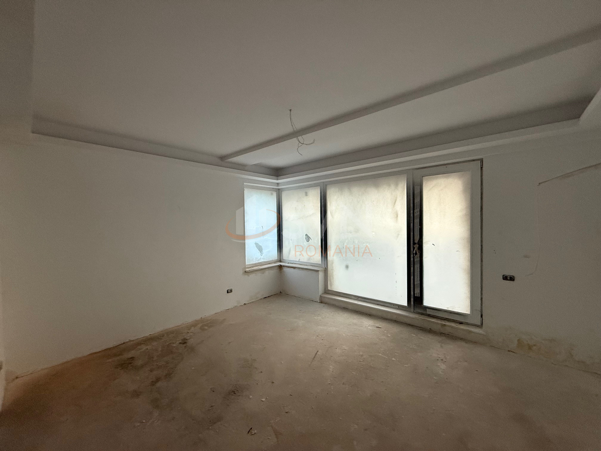 4 camere cu loc parcare exterior inclus Bucuresti/P-ta Unirii