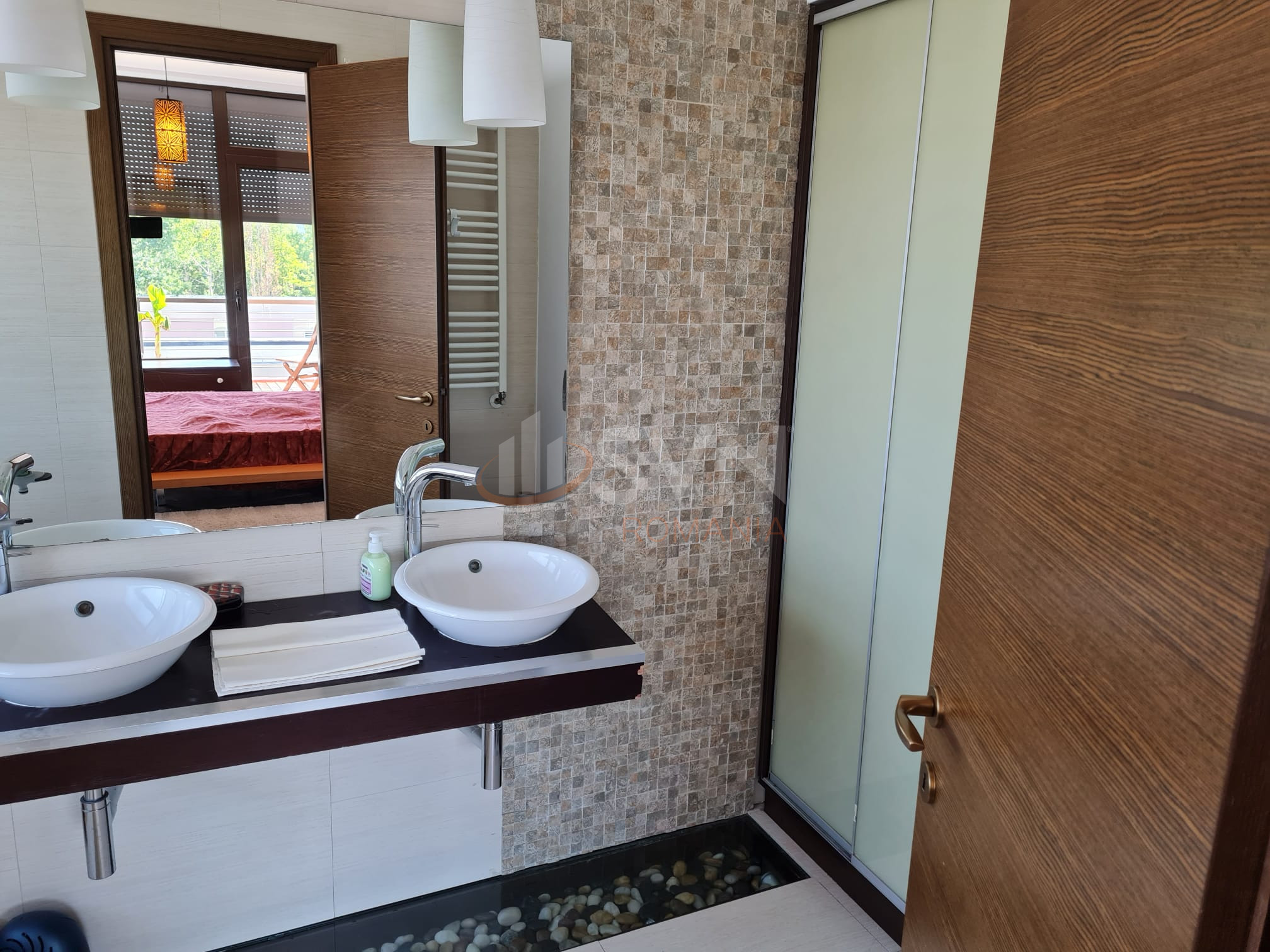 4 camere cu loc parcare exterior inclus Bucuresti/Piata Presei Libere