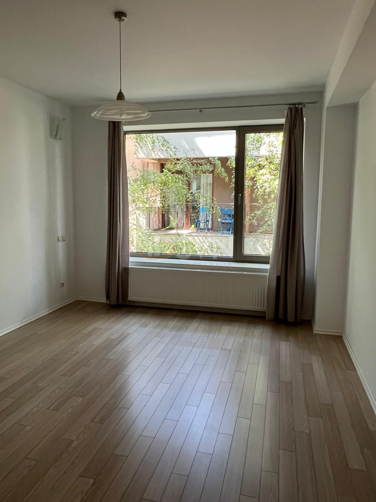 4 camere cu loc parcare exterior inclus Bucuresti/Baneasa