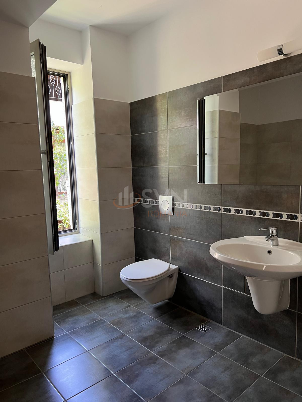 4 camere cu loc parcare exterior inclus Bucuresti/Baneasa