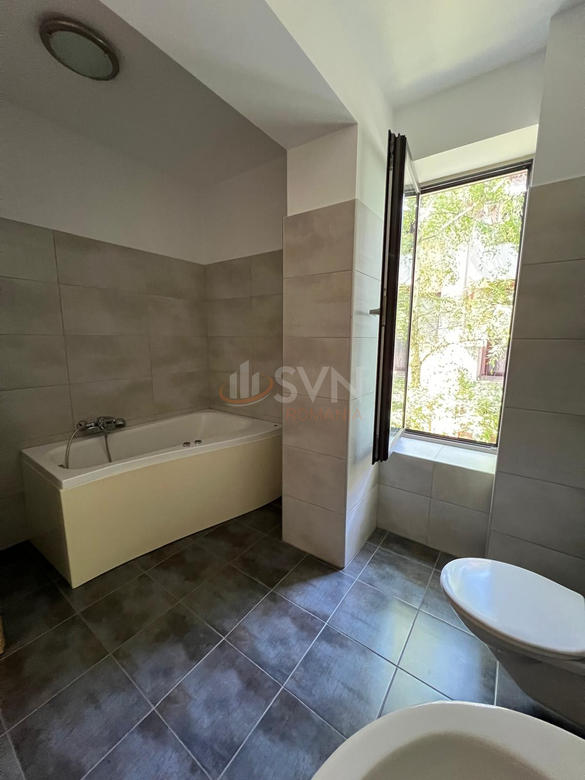 4 camere cu loc parcare exterior inclus Bucuresti/Baneasa