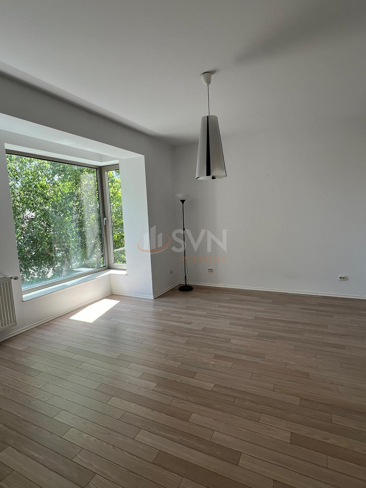 4 camere cu loc parcare exterior inclus Bucuresti/Baneasa