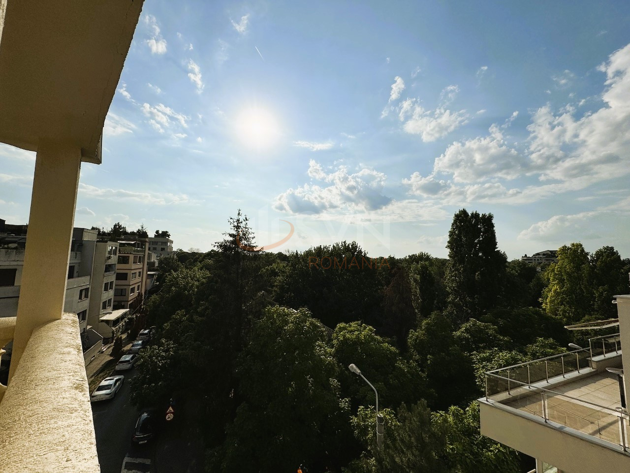 4 camere cu loc parcare exterior inclus Bucuresti/Herastrau