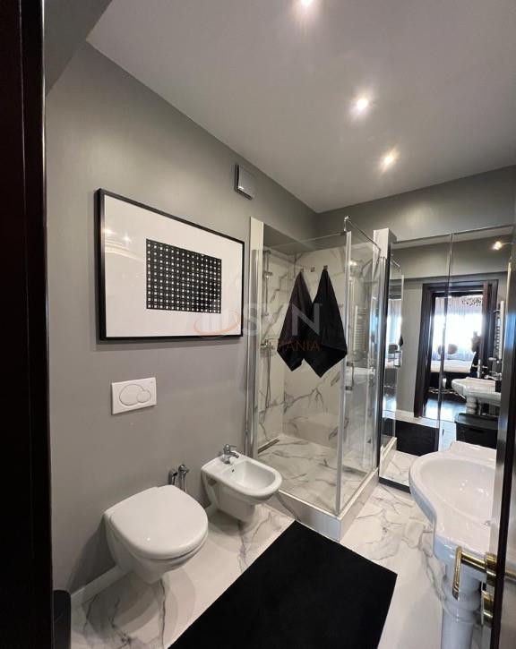 4 camere cu loc parcare exterior inclus Bucuresti/Herastrau